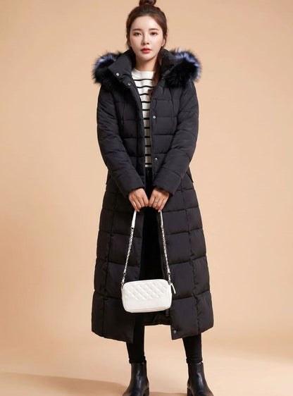 Ellen | Exklusiver langer Puffer-Mantel für Damen mit Kapuze und luxuriösen Pelzdetails