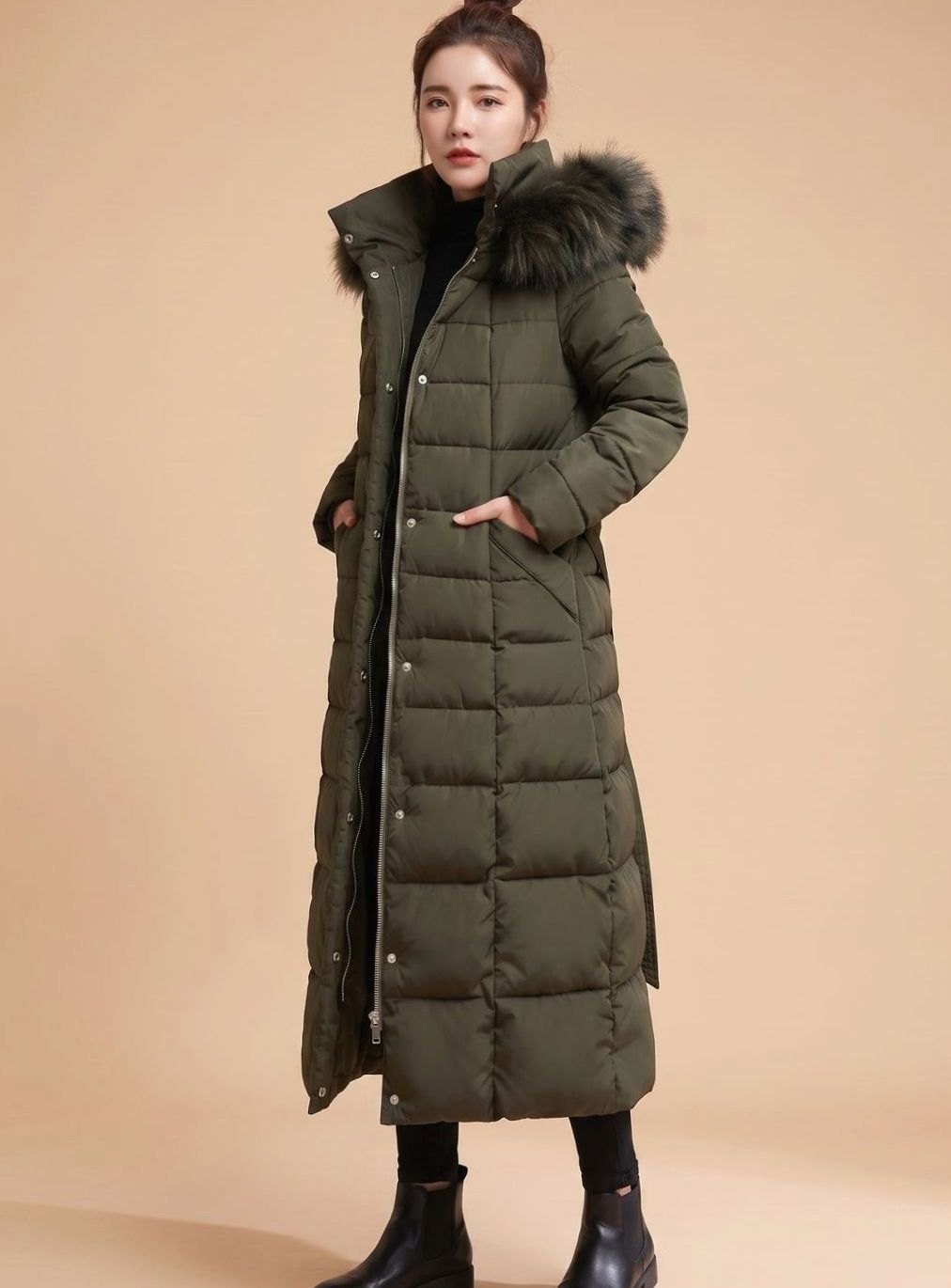 Ellen | Exklusiver langer Puffer-Mantel für Damen mit Kapuze und luxuriösen Pelzdetails
